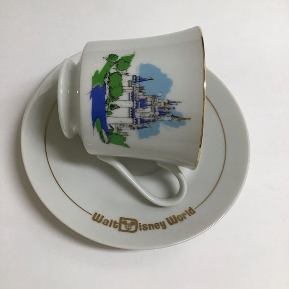 Walt Disney World Cinderella's Castle Tea Cup & Saucer Gold Trim 1970’s Vintage - Picture 8 of 12